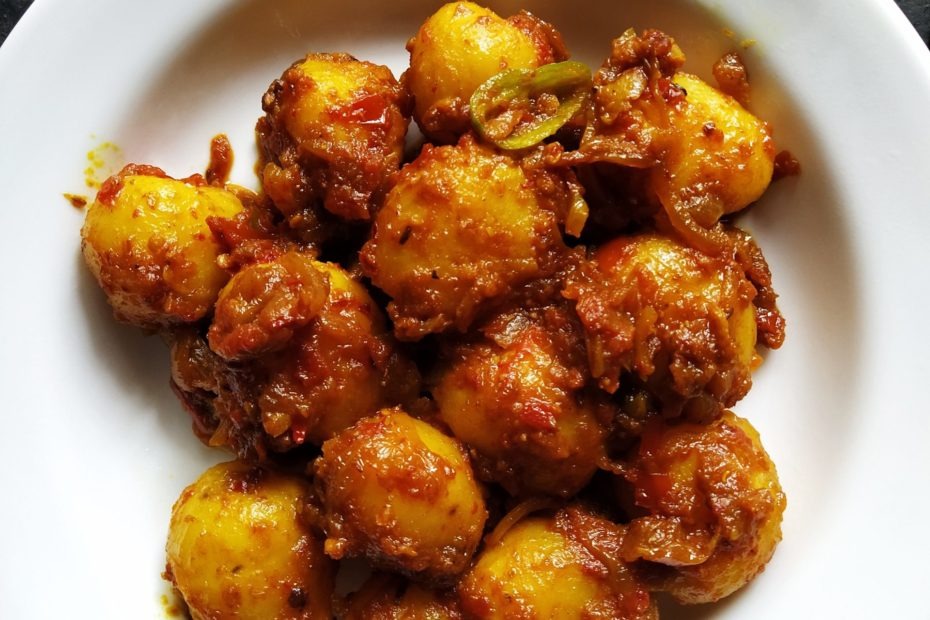 Aloo'r Dum as a side dish with bengali khichuri