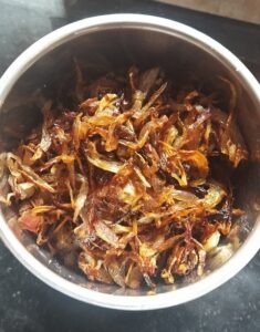 brown onion for easy chicken korma