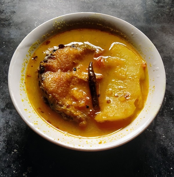 Fish Curry with Nigella Seeds Bengali Recipe