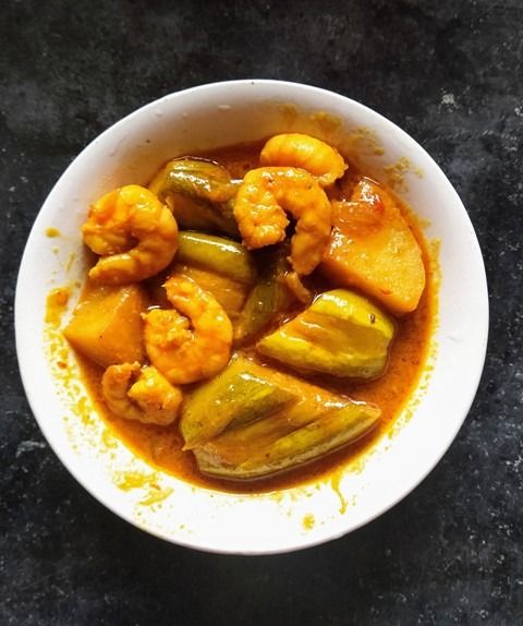 Potol Chingri Recipe Bengali