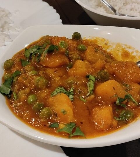 Albarq potato peas curry